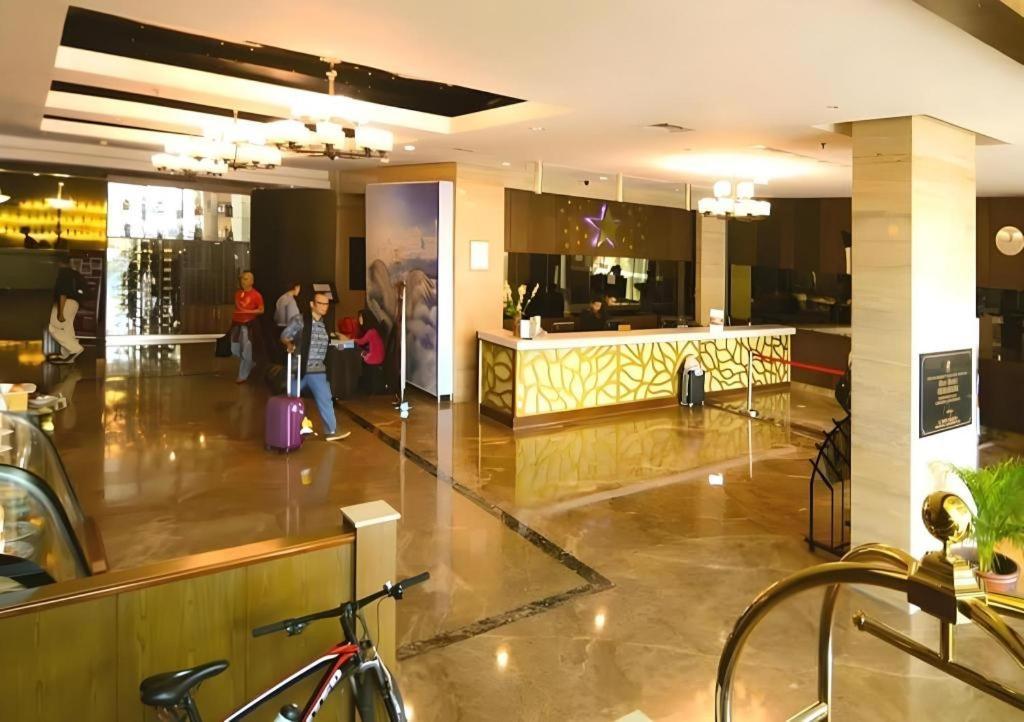 Hotel Horison Ultima Semarang Extérieur photo